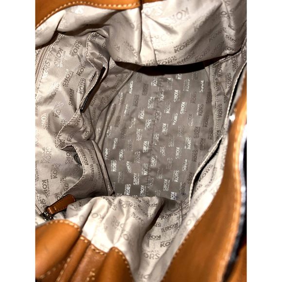 MK Uptown Astor Gold Studded Sway Shoulder Caramel Leather Bag 15 x 13 - Picture 3 of 5